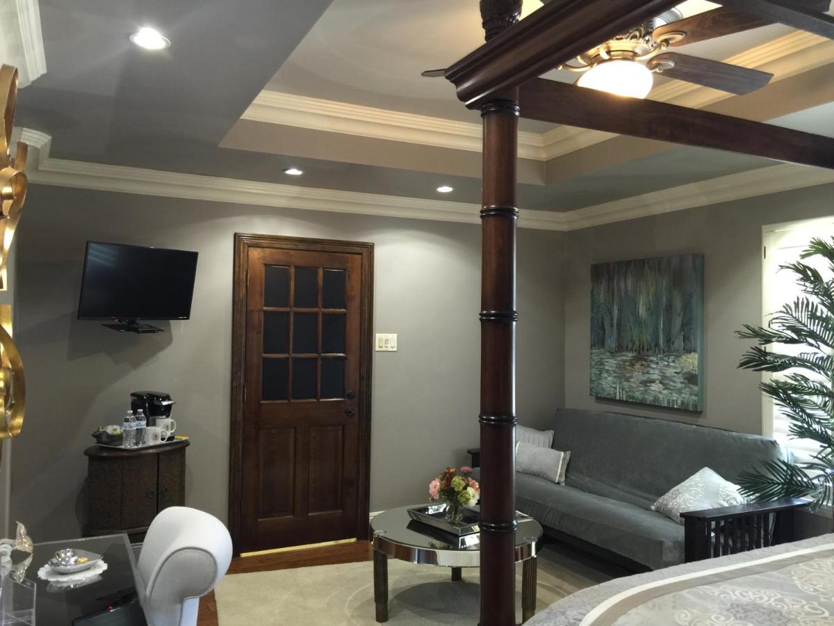 Louisiana Cajun Mansion - Housity