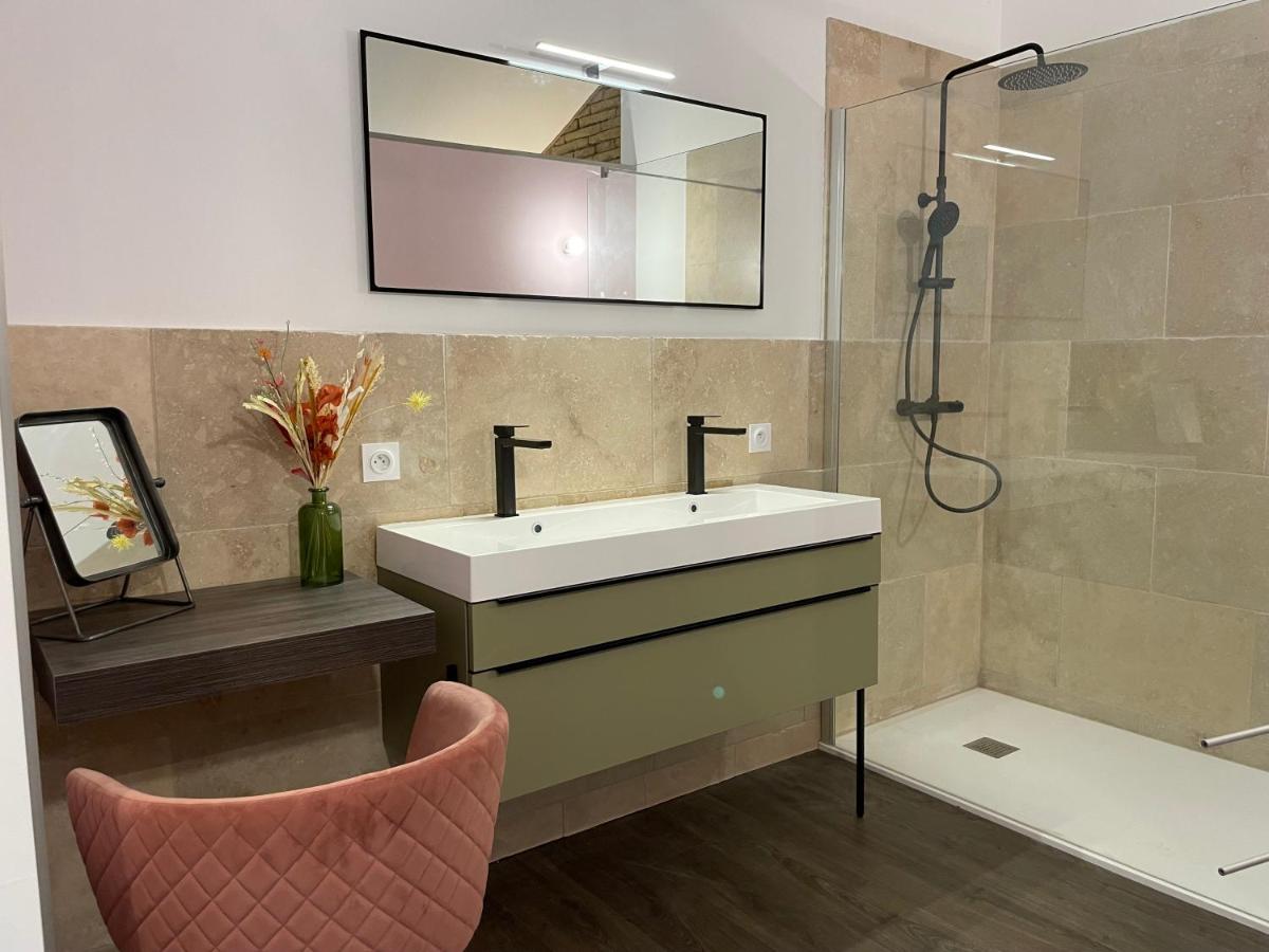 Suite intimiste insolite et luxueuse avec Spa Privatif- jacuzzi, vue de rêve - Housity