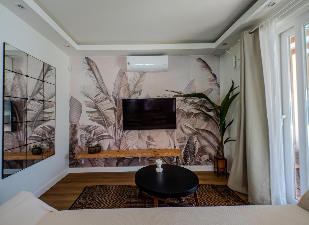 New house 80 m from the beach - Hizvo