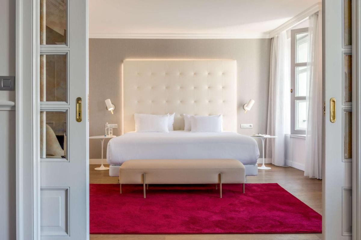 NH Collection Brussels Grand Sablon - Housity