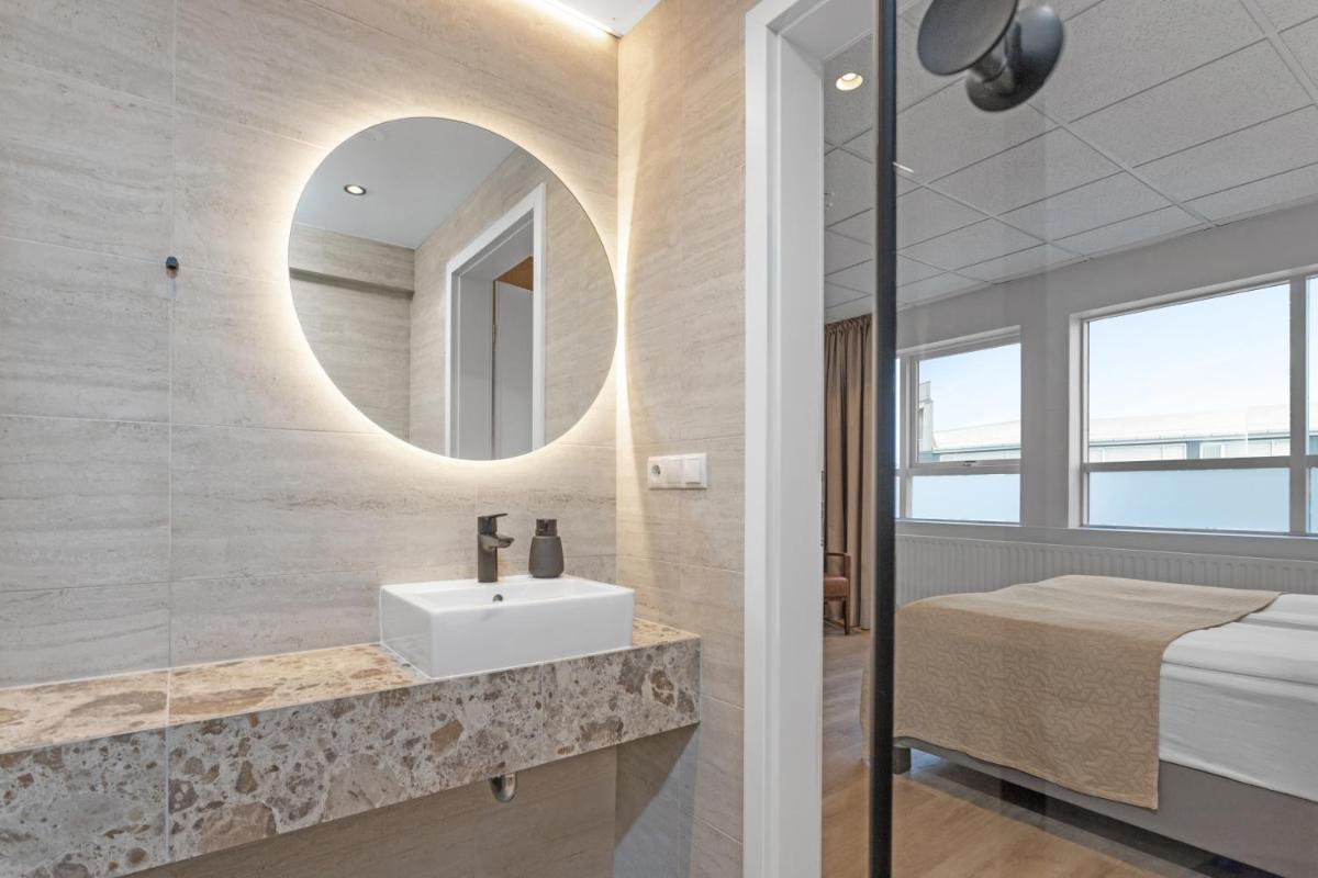 22 Hill Hotel - Housity