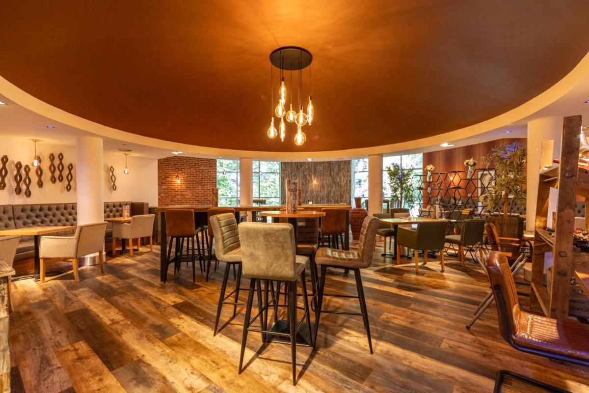 Drayton Manor Hotel - Housity