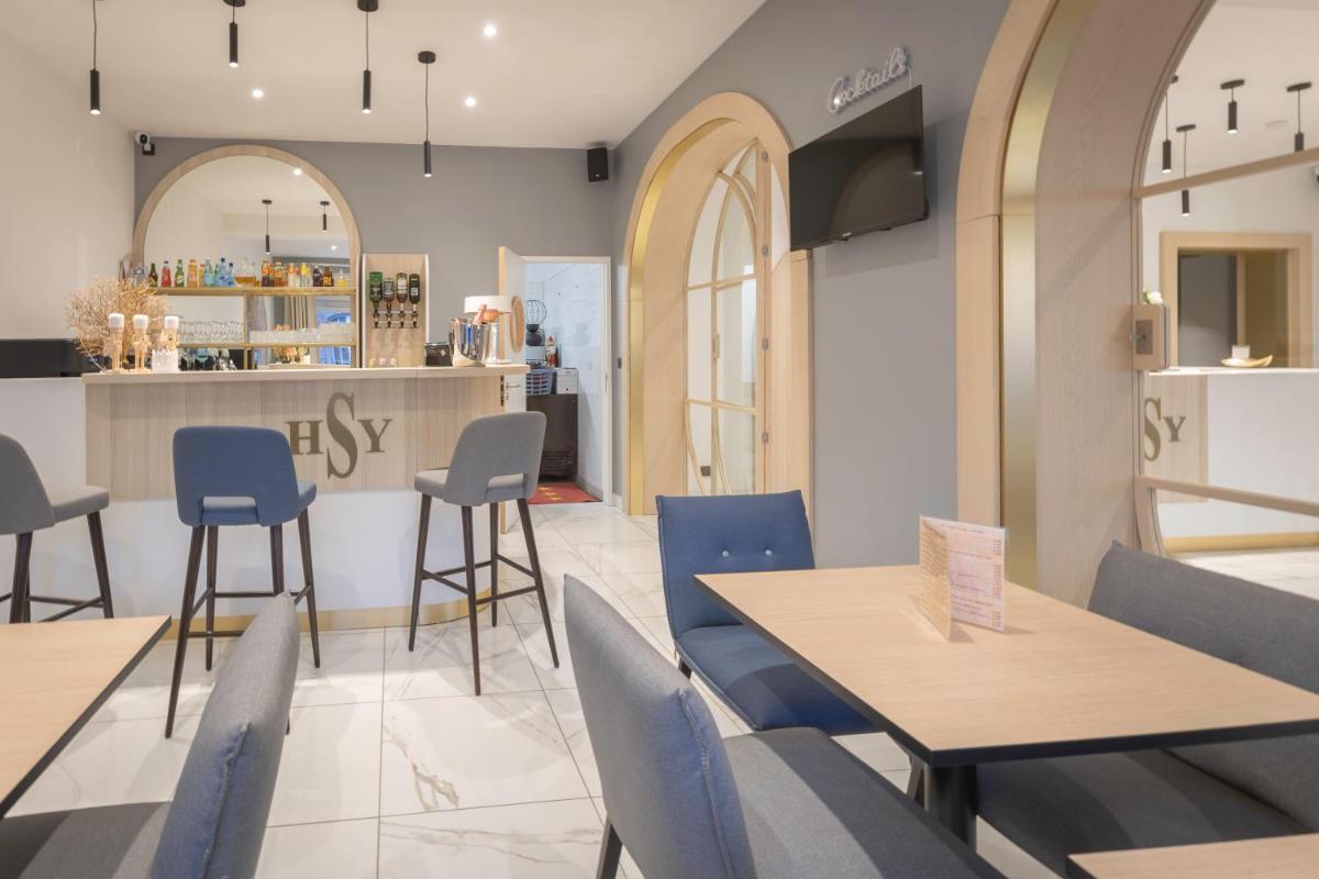 Hotel Le Saint-Yves - Housity