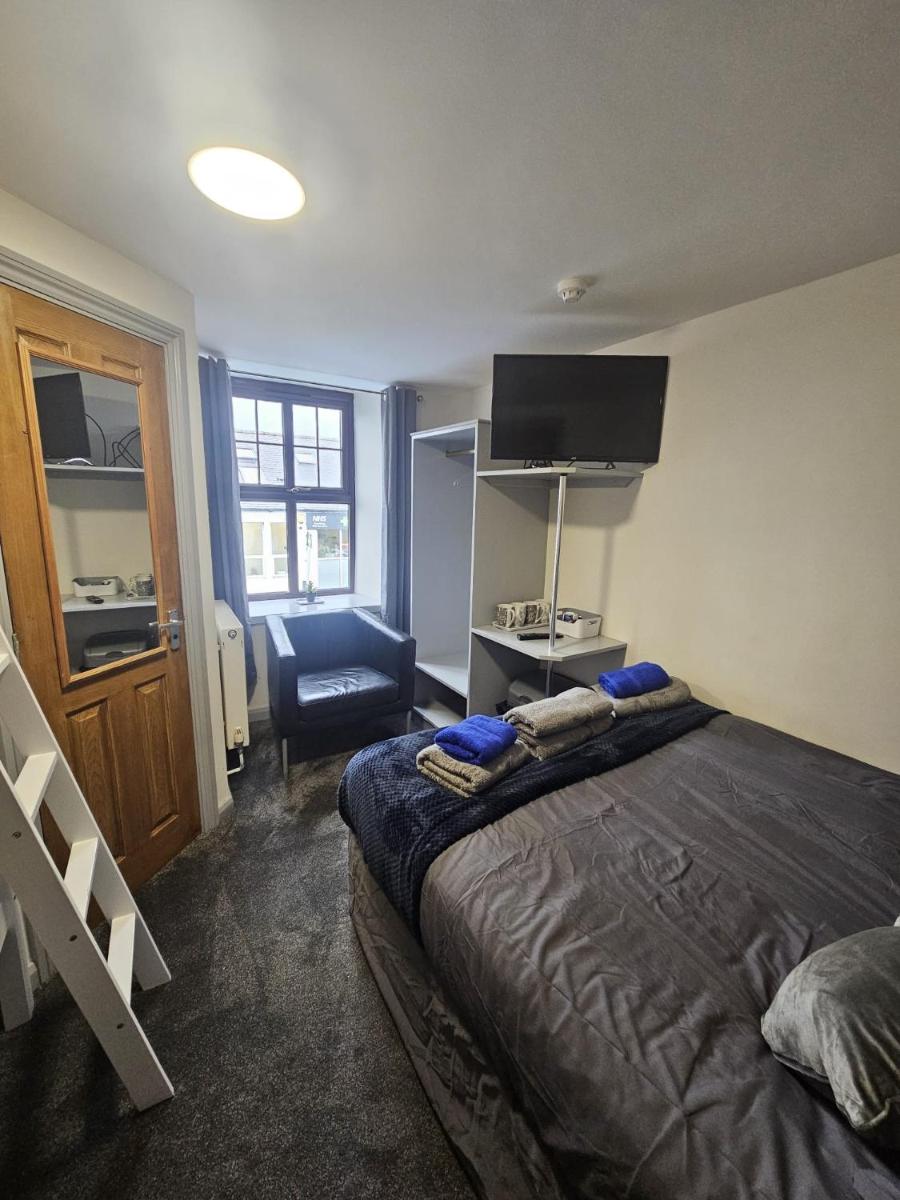 Black Bull - Housity