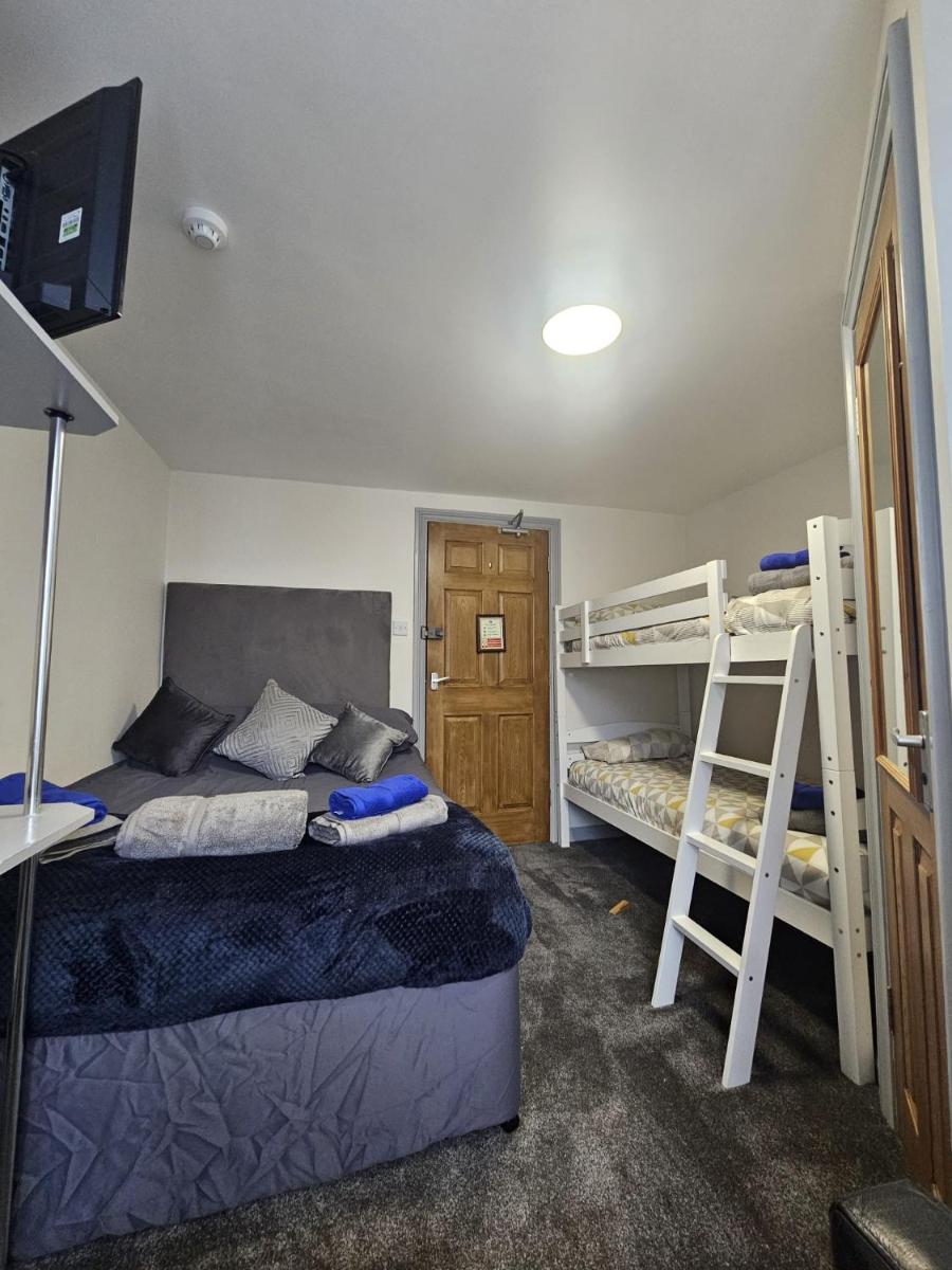 Black Bull - Housity