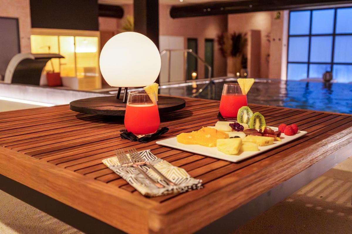 Comida en o cerca de este hotel