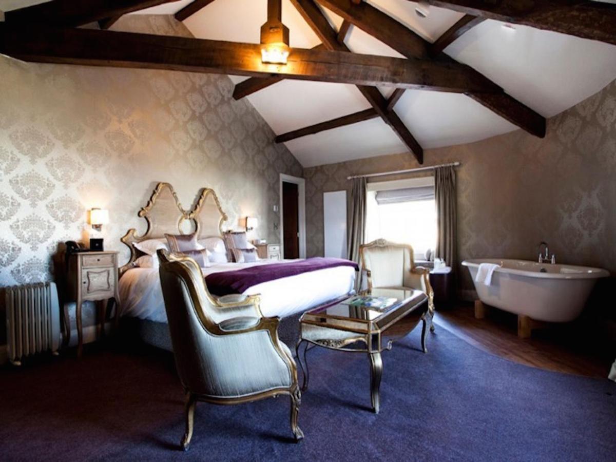The Royal Hotel - Housity