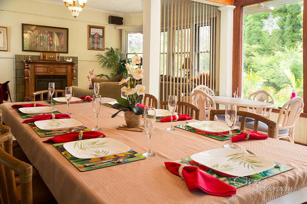 Aloha Junction Bed and Breakfast -Minutes away from Hawaii Volcanoes National Park - Housity