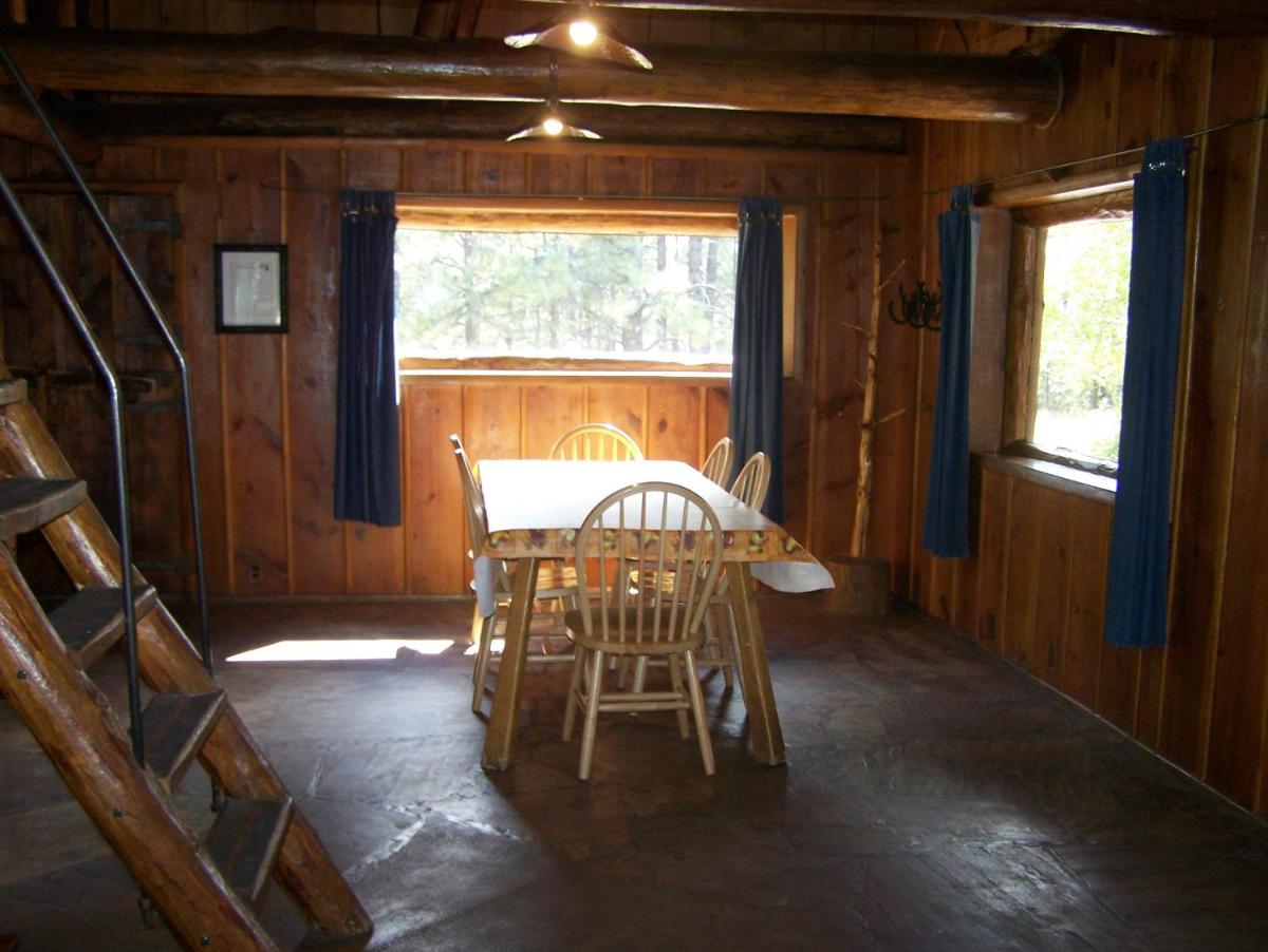 Arizona Mountain Inn & Cabins - Housity
