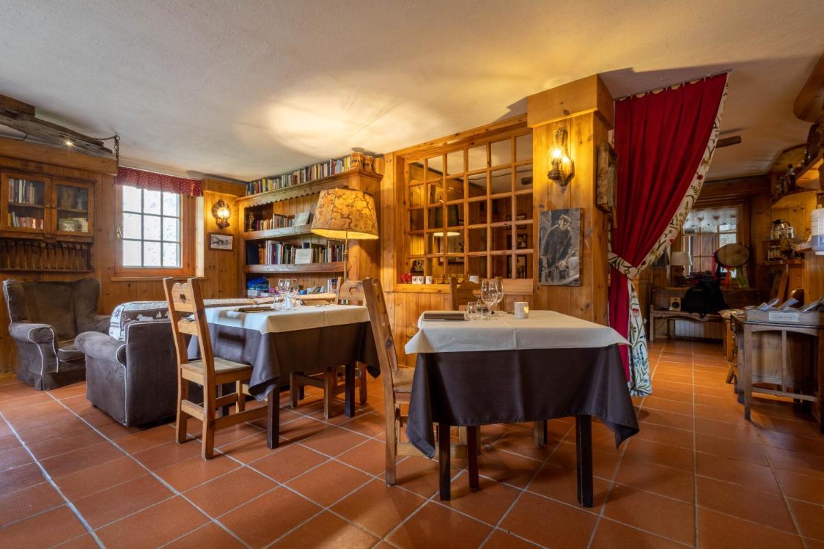 Hotel Petit Dahu - Chambres et Restaurant - Housity