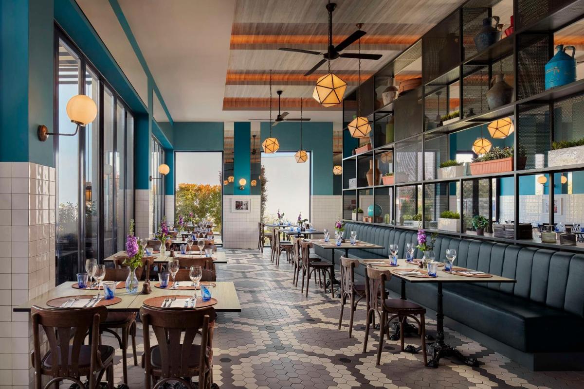 Um restaurante ou outro lugar para comer em Tivoli Alvor Algarve - All Inclusive Resort