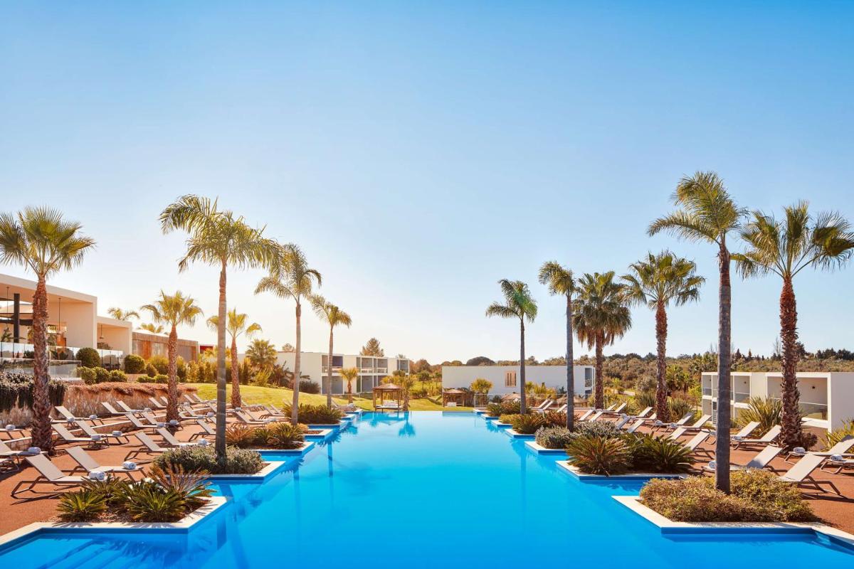 A piscina em ou perto de Tivoli Alvor Algarve - All Inclusive Resort