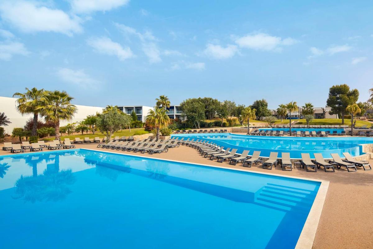 A piscina em ou perto de Tivoli Alvor Algarve - All Inclusive Resort