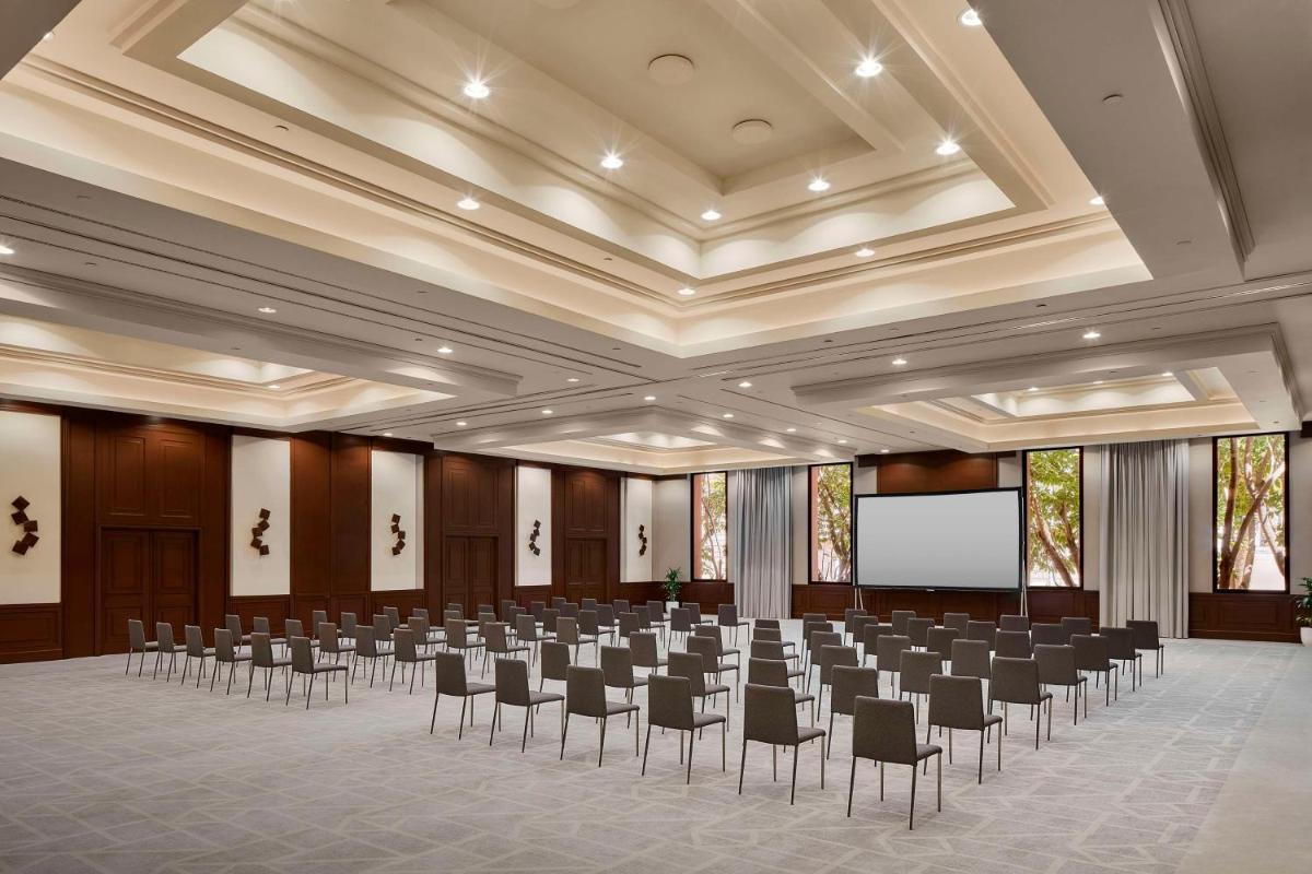 Zona business o sala de conferencias en Tivoli La Caleta Resort