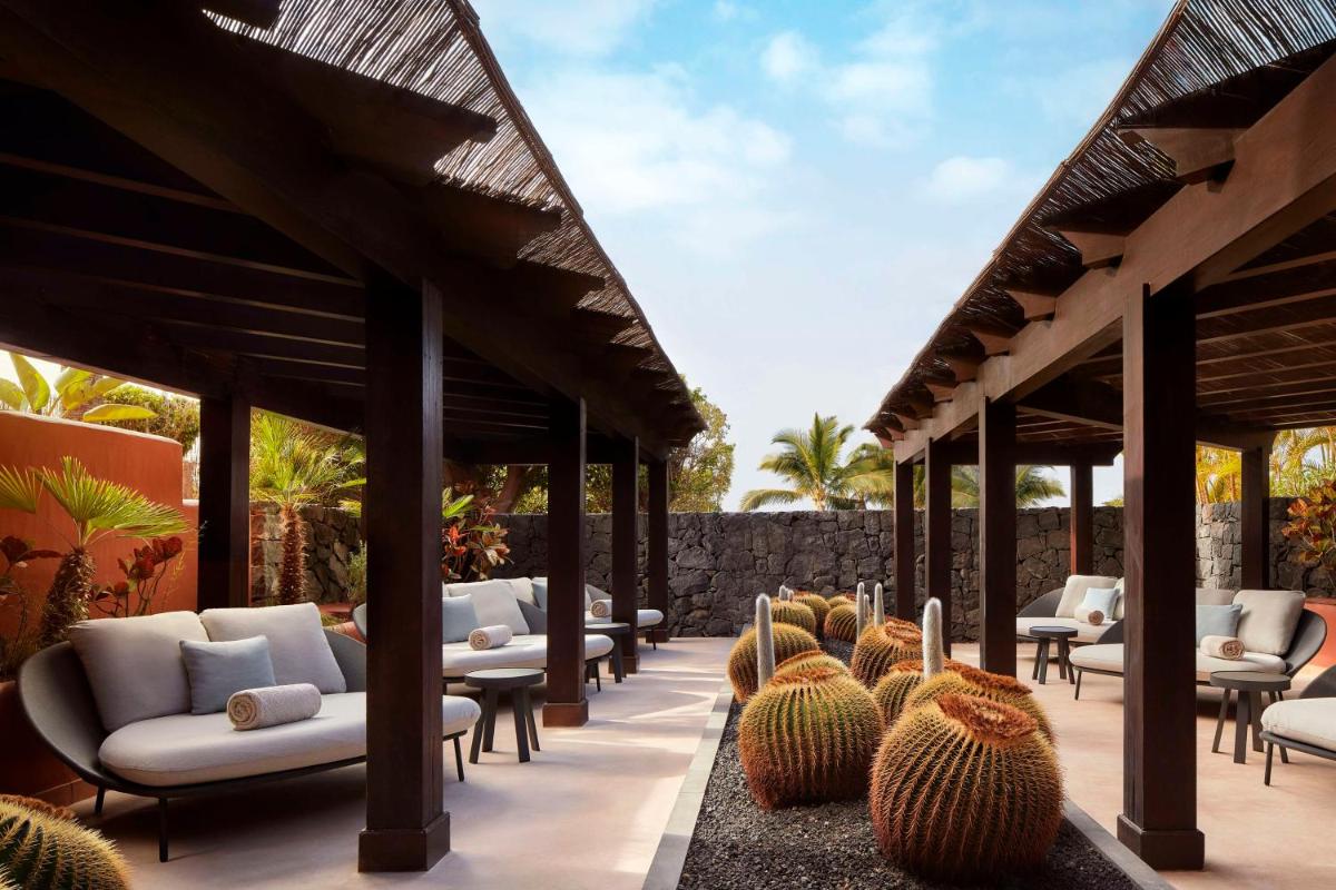 Zona de estar de Tivoli La Caleta Resort