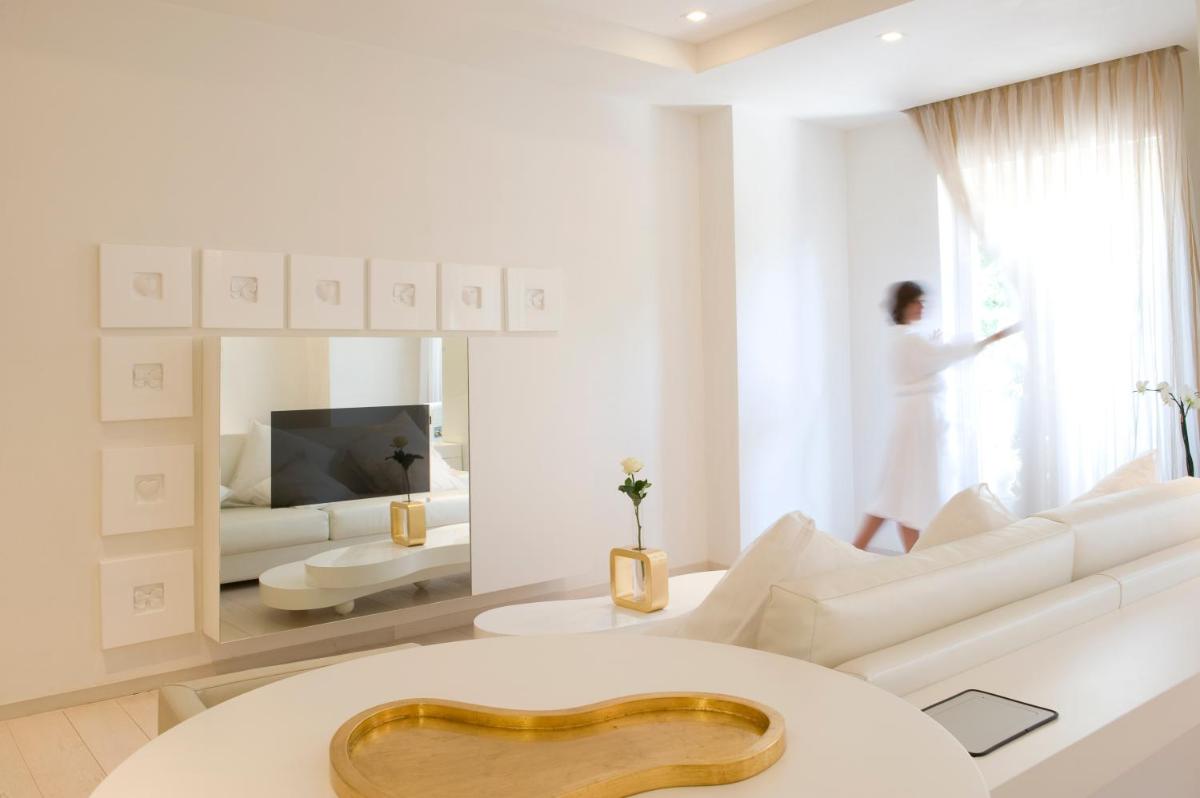 Télévision ou salle de divertissement dans l'établissement Boscolo Nice Hotel & Spa
