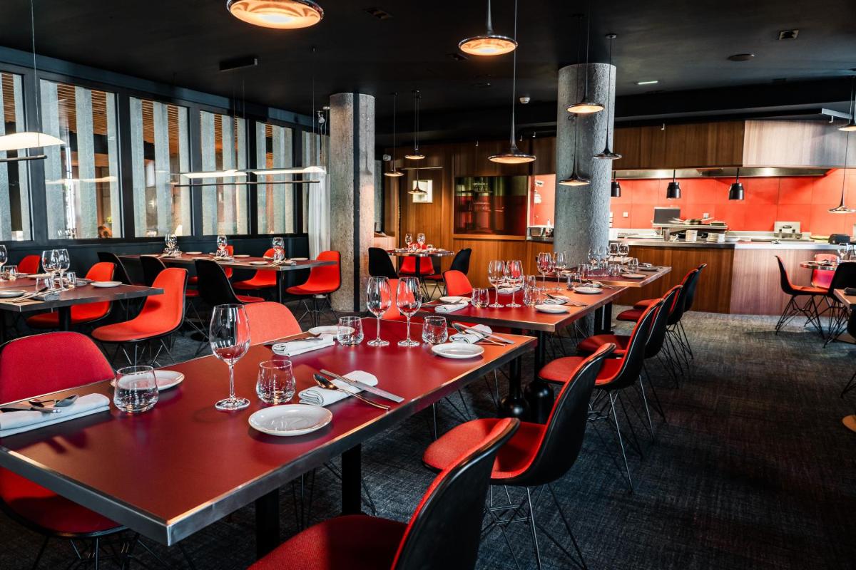 Restaurant ou autre lieu de restauration dans l'établissement Altapura Hôtel & Spa Val Thorens
