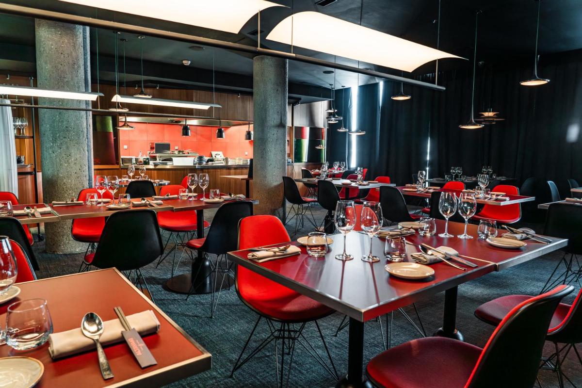 Restaurant ou autre lieu de restauration dans l'établissement Altapura Hôtel & Spa Val Thorens