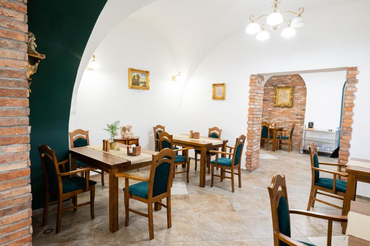 Pokoje Gościnne Dom św. Szymona - Housity