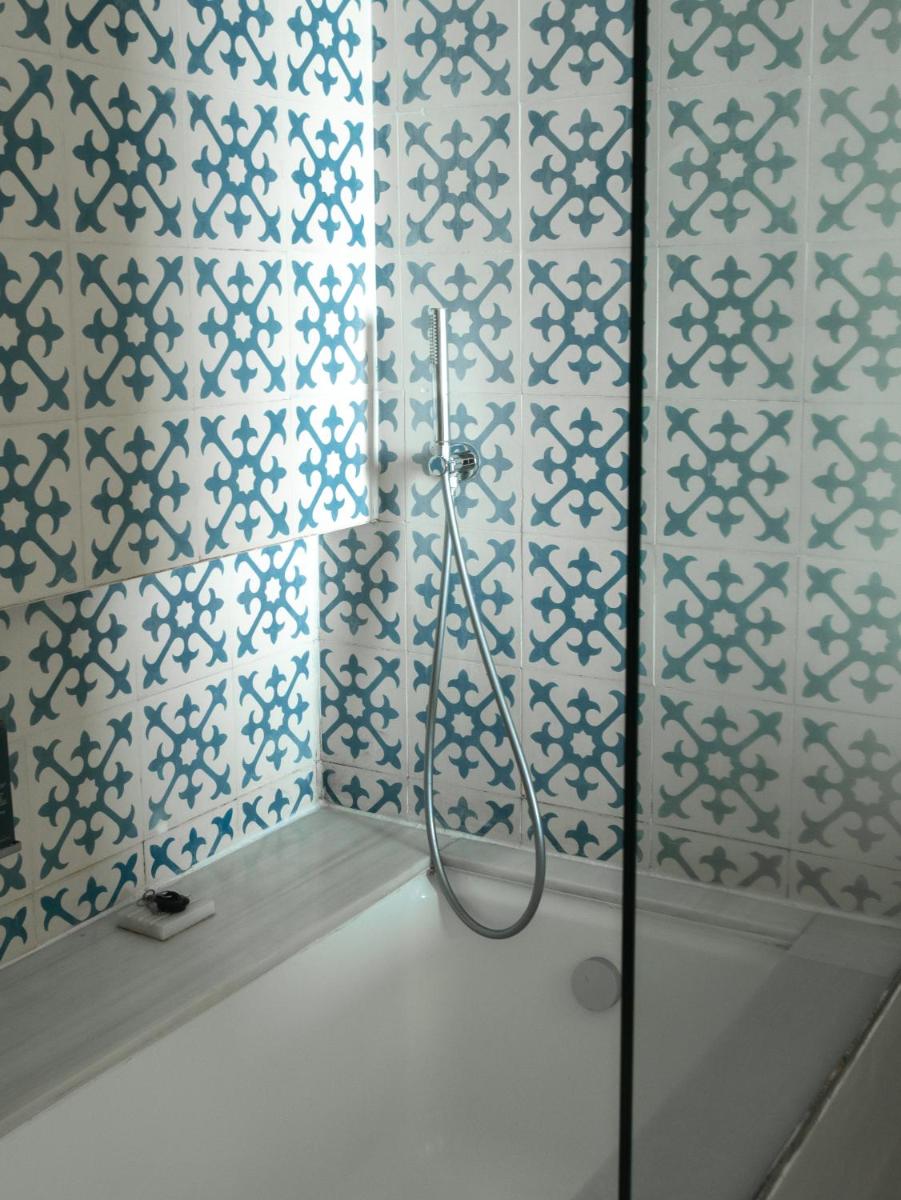 Un baño de Hostal Empúries