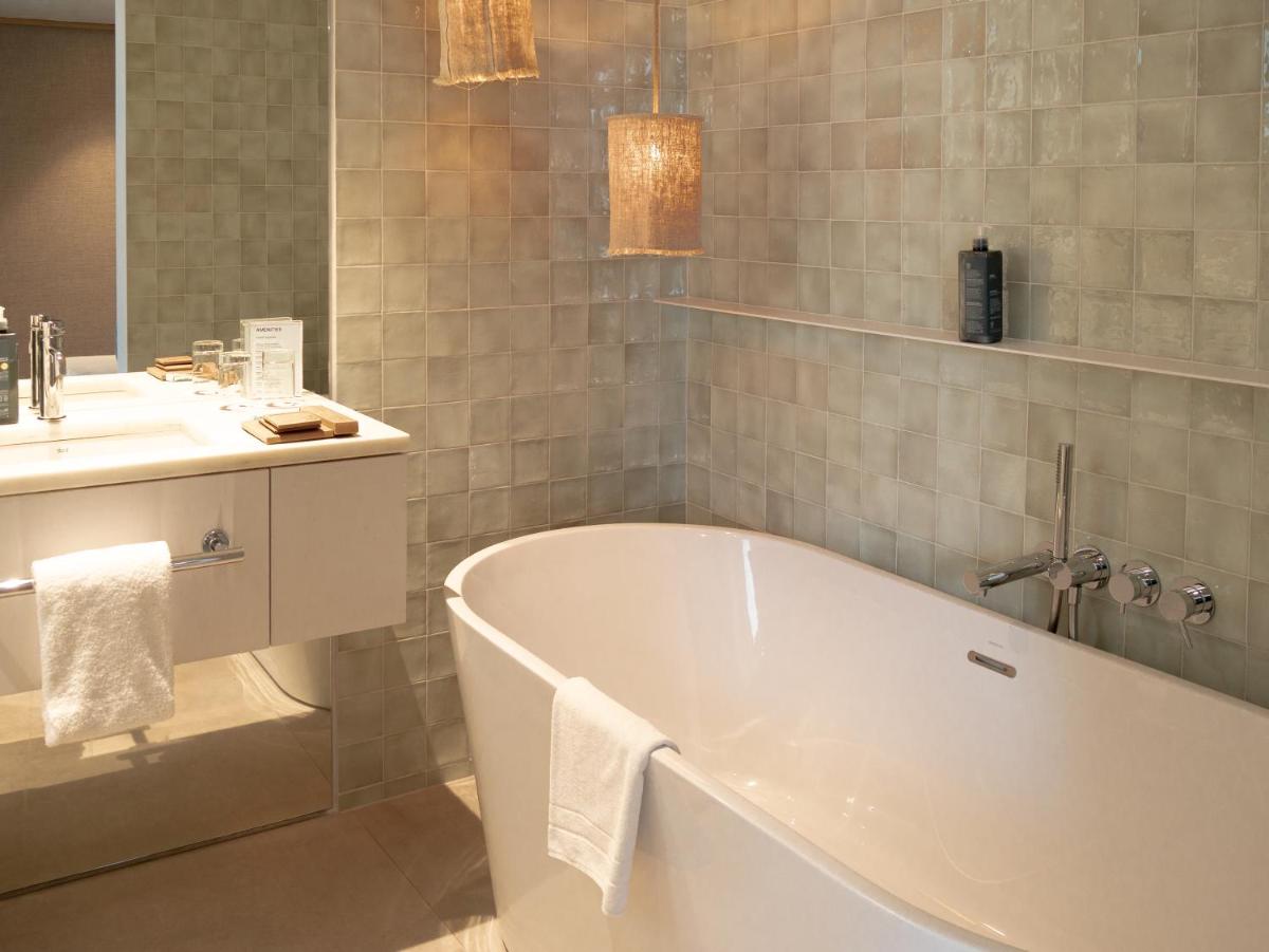 Un baño de Hostal Empúries