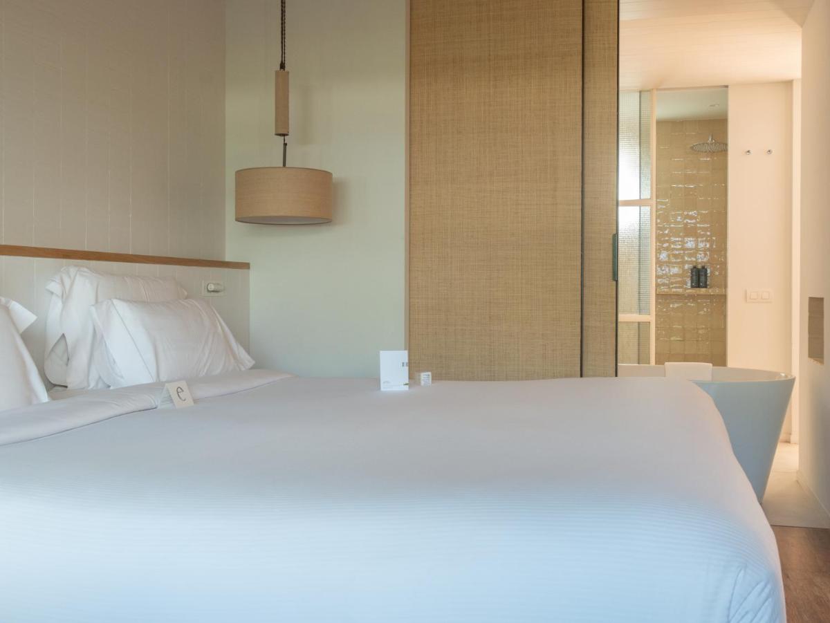 Cama o camas de una habitación en Hostal Empúries