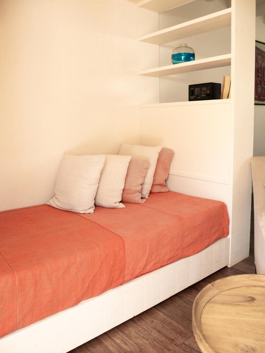 Cama o camas de una habitación en Hostal Empúries