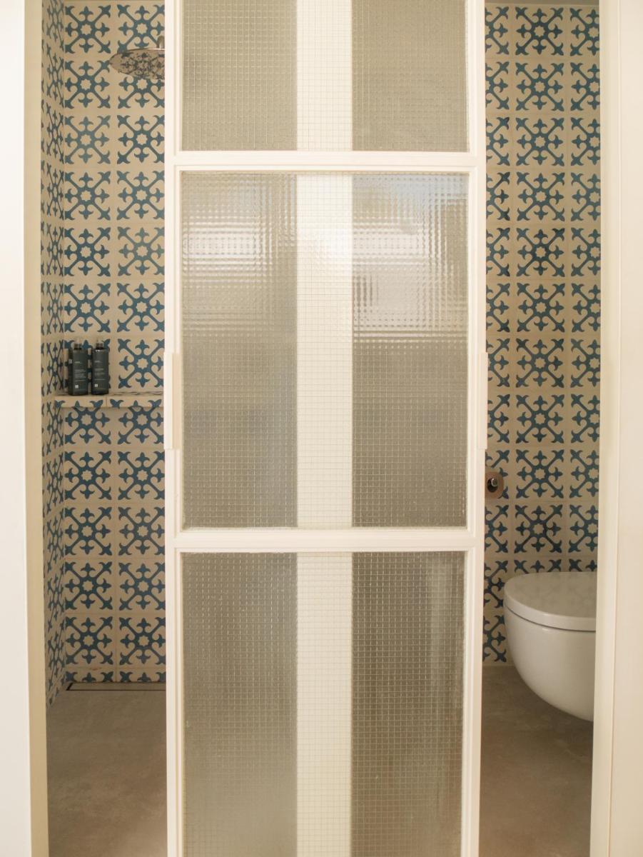 Un baño de Hostal Empúries