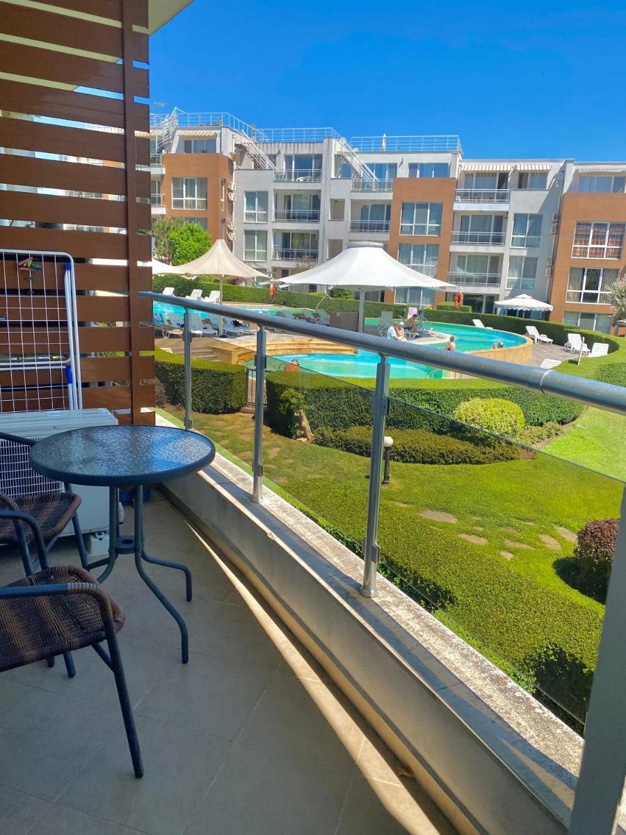 Apartments in Sunny Island Complex - Housity