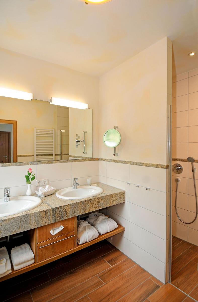 Hotel Sonne Baiersbronn - Housity