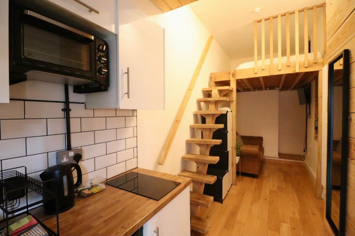 Flat 7, 10 St John's - Hizvo