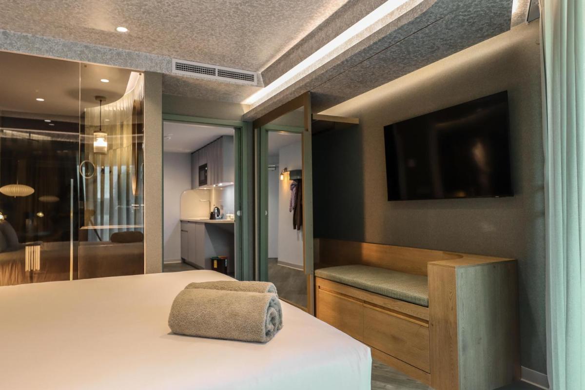 Uma cama ou camas num quarto em The Views Oasis