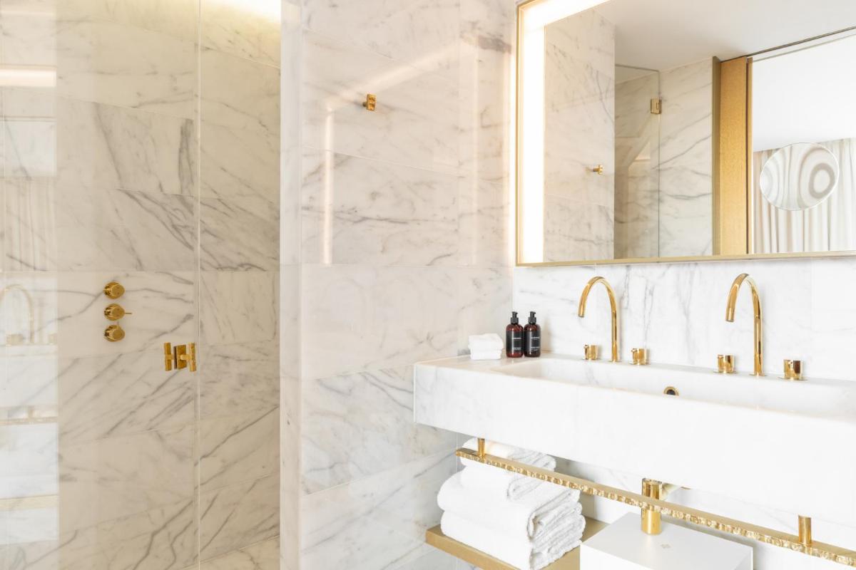 Un baño de Almanac Barcelona