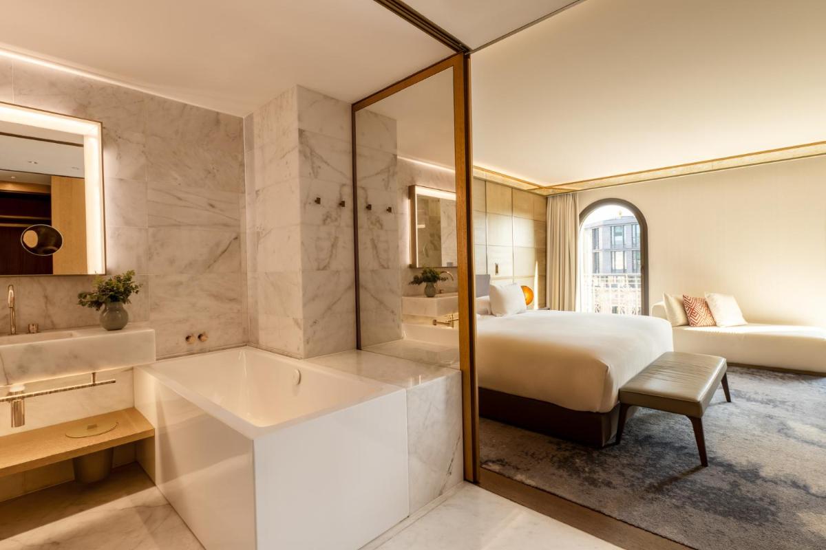 Cama o camas de una habitación en Almanac Barcelona