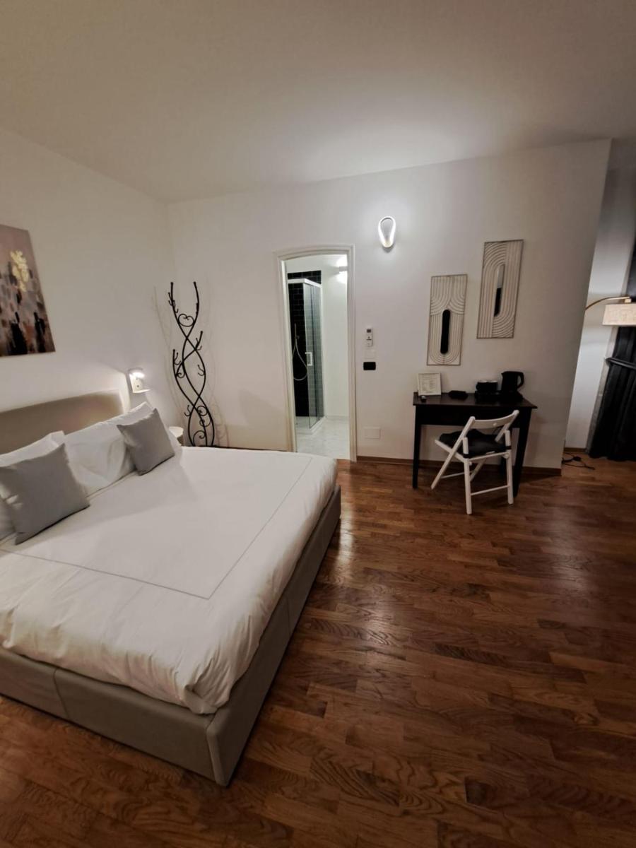 Palazzo Cusani Charming Rooms - Housity