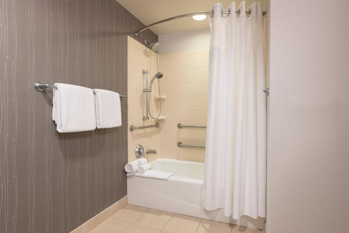 Courtyard by Marriott Newark-University of Delaware - Housity
