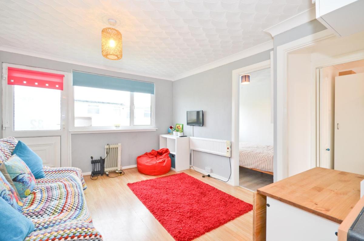 Seaside Serenity - Isle of Wight - Housity