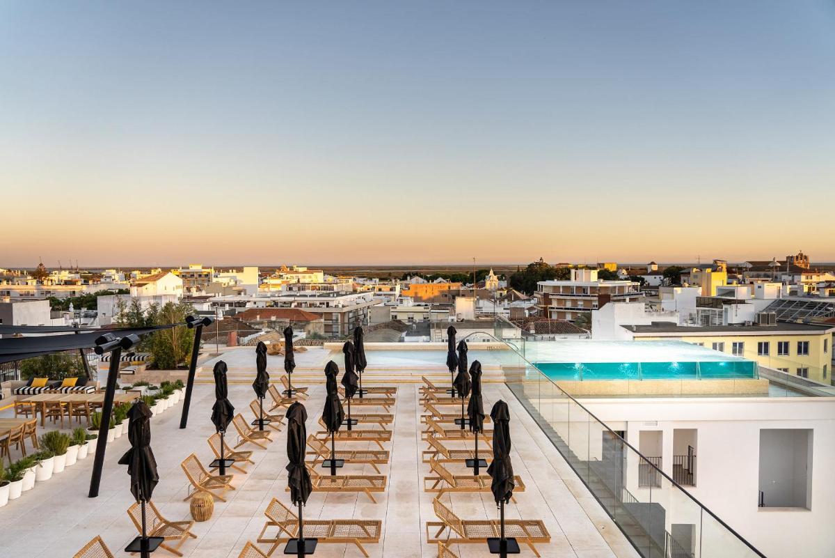 A piscina em ou perto de 3HB Faro