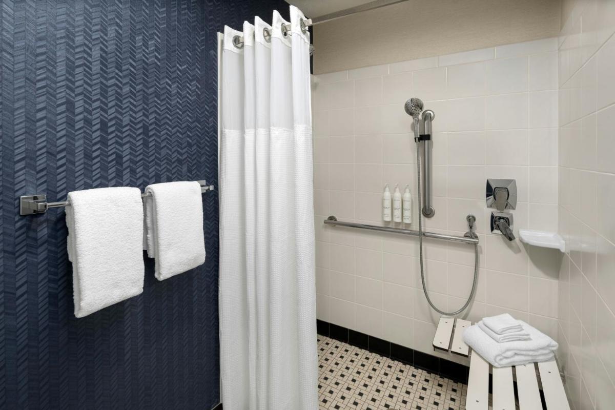 Fairfield Inn & Suites Portland West Beaverton - Housity