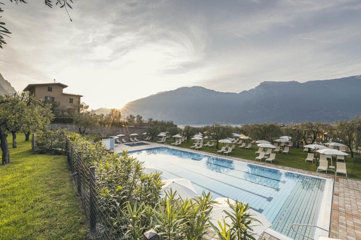 Villa Imelda, panoramic apartments with Lake Garda views - Housity