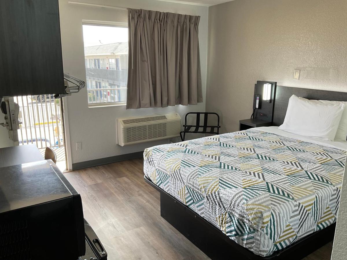 Motel 6-Odessa, TX - Housity
