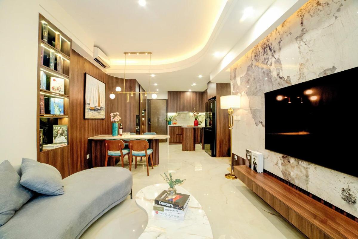 Otis Soho Saigon Balcony Apartment - Housity