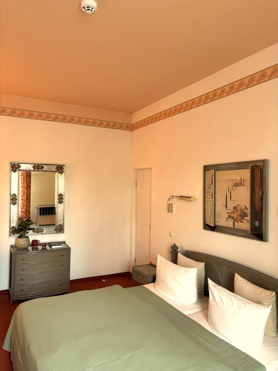 Hotel Villa Hentzel - Housity