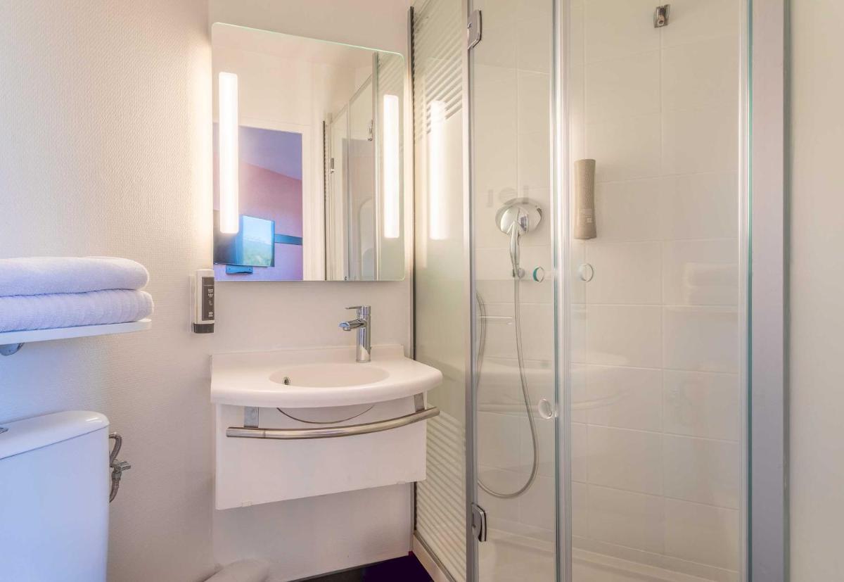 B&B HOTEL Aix-en-Provence Meyreuil Sainte-Victoire - Housity