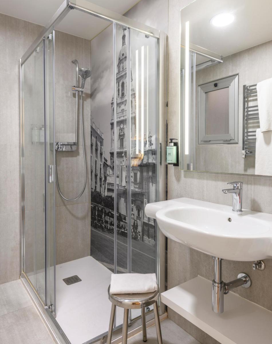 Hesperia Murcia Centro - Housity