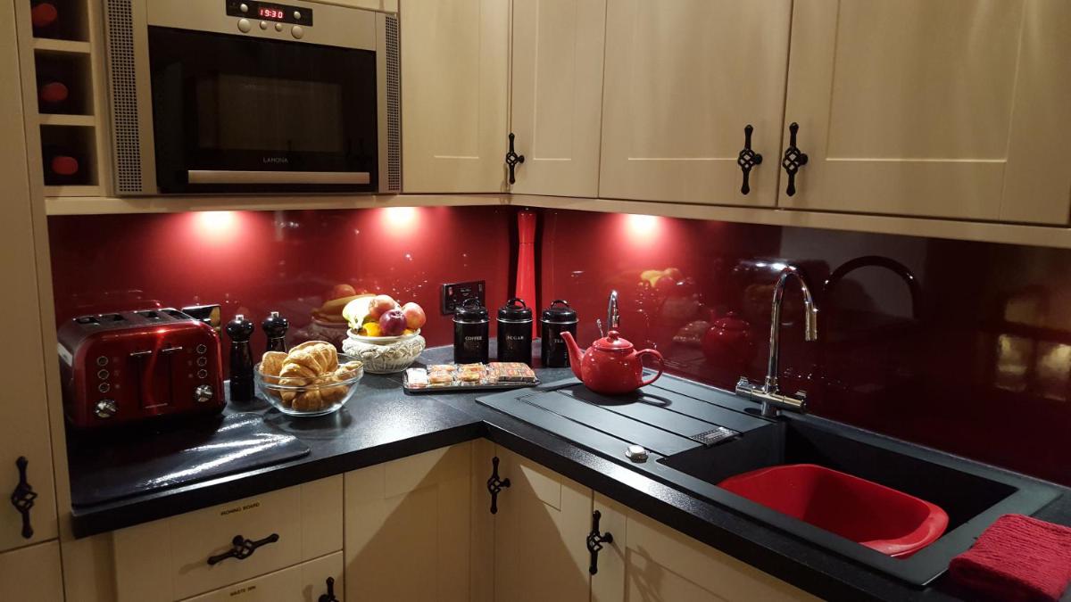 Lochnagar Guest House - Housity