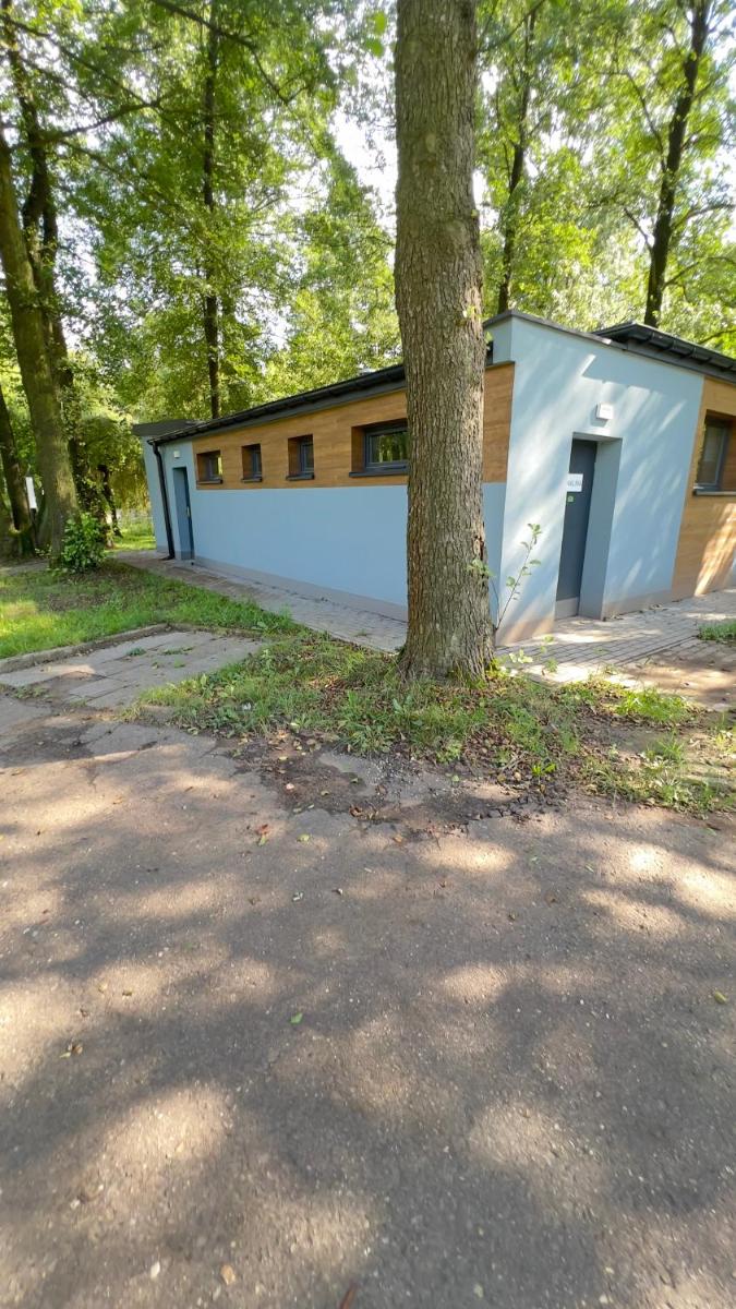 Camping Camp Fish, parcele kempingowe z własnym namiotem, przyczepą lub kamperem - Housity