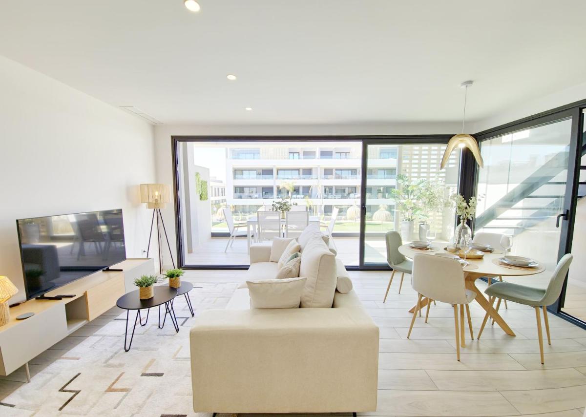 Penthouse with Solarium Santa Rosalia Lake & Life Resort, Los Alcazares 45 - Housity