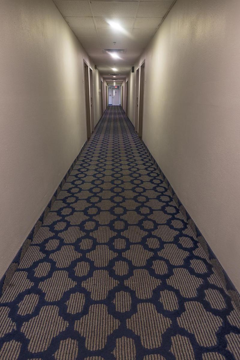 Days Inn by Wyndham Florence Cincinnati Area - Housity