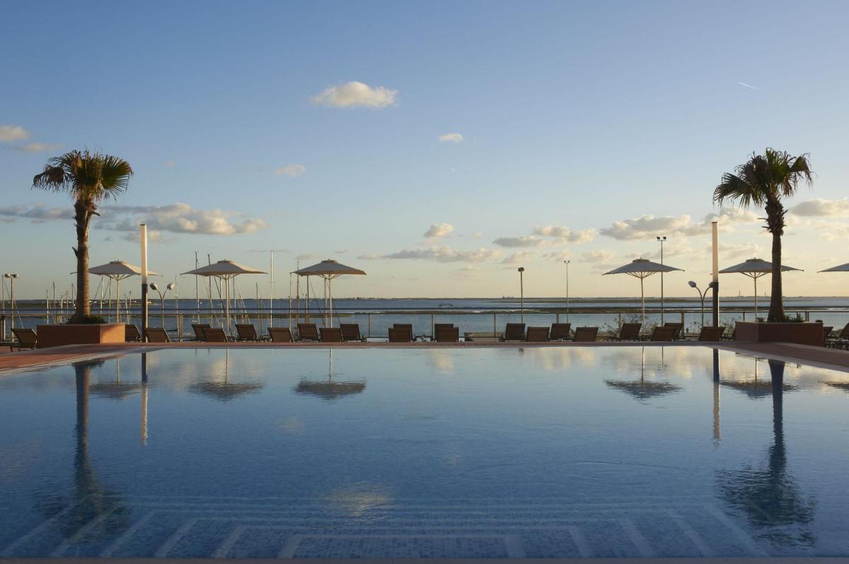A piscina em ou perto de Real Marina Hotel & Spa